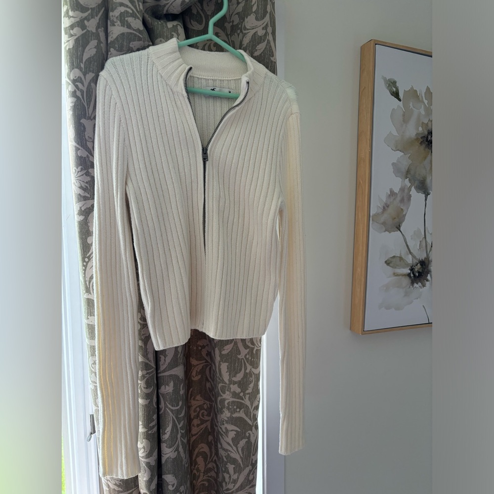 Hollister *New Without Tags* Cardigan